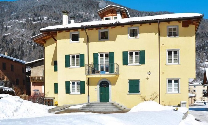 Pellizzano Apartment | Apartment in Pellizzano with heating