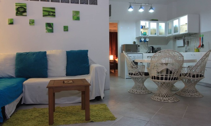Pereybere Apartment | Apartment in Pereybere 5 minutes walk from the beach