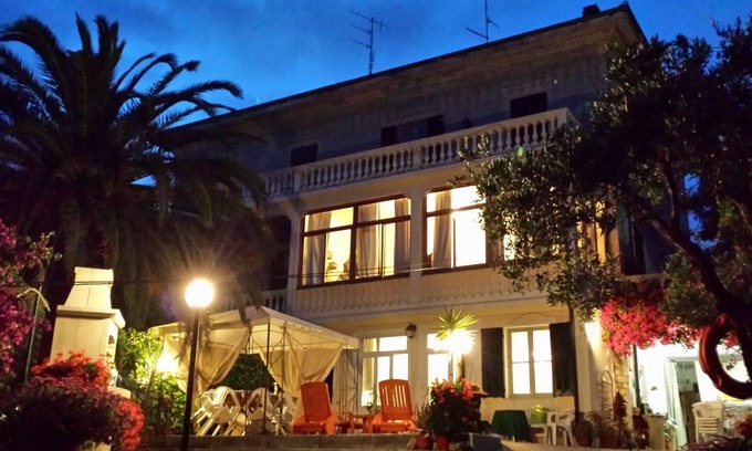 Borgio Verezzi House | Apartment in period villa with garden, pool and separate entrance