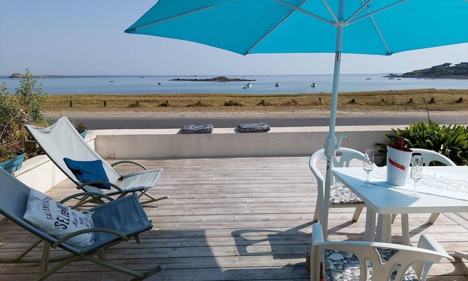 Kerlouet House | Apartment in Plouguerneau by Sandy Beach