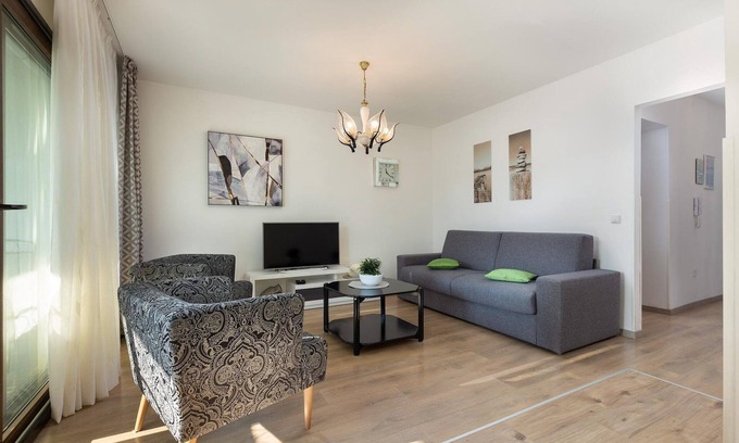Skatari Apartment | Apartment in Pula near the Sea and Town Center