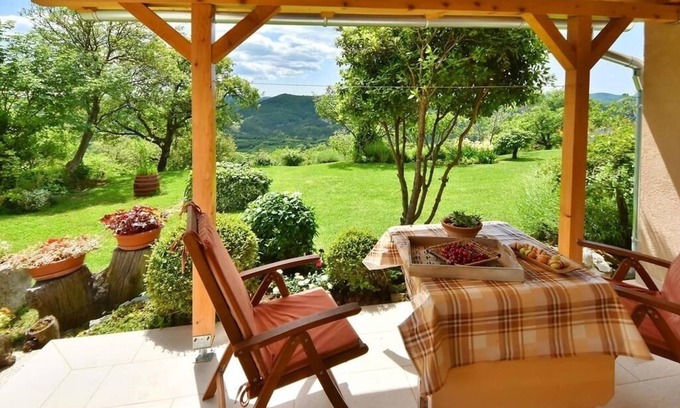 Ciritez Apartment | Apartment in Roč with Terrace, Air condition, WIFI, Washing machine (4194-2)