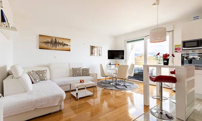 Bacvice Apartment | Apartment in Split with Balcony, Air condition, WIFI (5141-1)