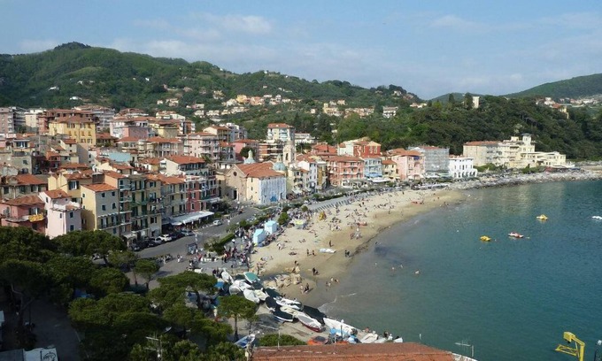 San Terenzo Apartment | apartment in St. terenzo-lerici 100 m from the sea
