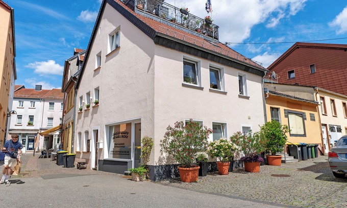 Sankt Wendel Apartment | Apartment in the City with Wi-Fi
