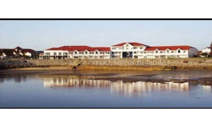 Mimizan-Plage Apartment | Apartment in the center of Mimizan with swimming pool and barbecue