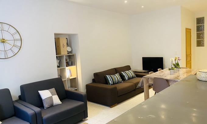 Opera Apartment | Apartment in the heart of the old port
