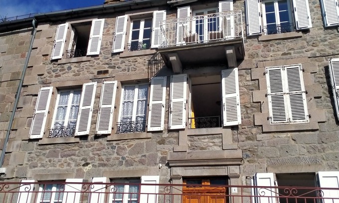 Murat Apartment | APARTMENT IN THE HEART OF THE MOUNTAINS OF CENTRAL SOLID