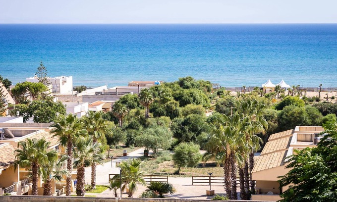 Castelvetrano Apartment | Apartment in Triscina by the Sea & Pools