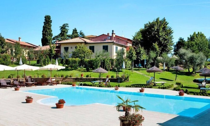 Fucecchio Apartment | Apartment in Vinci with Pool & Wellness
