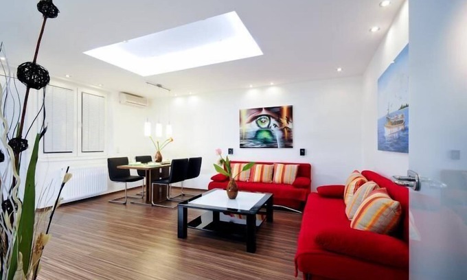 Leopoldstadt Apartment | Apartment in Vienna with a luxurious and modern interior and a balcony