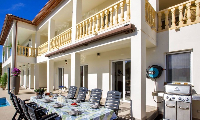 Alcalali Villa | Apartment in villa with A/C, private pool, WIFI, TV, patio, pets allowed, panoramic view, parking