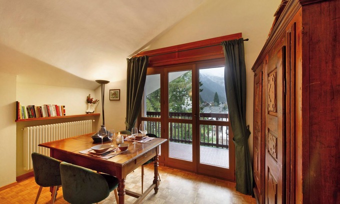 Gressoney-Saint-Jean Apartment | Apartment 'Finestra Sul Monte Rosa' with Mountain View, Shared Garden and Wi-Fi