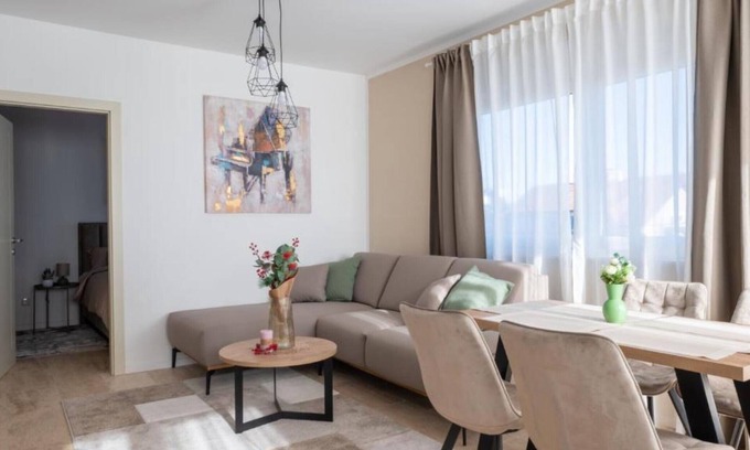 Kraljevec Sesvetski Apartment | Apartment Kona - Two Bedroom Apartment with Balcony
