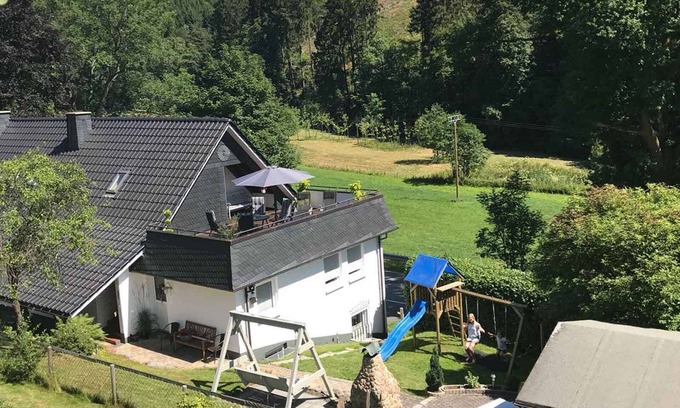Gellinghausen Apartment | Apartment 'Krähling' with Mountain View, Shared Terrace and Wi-Fi