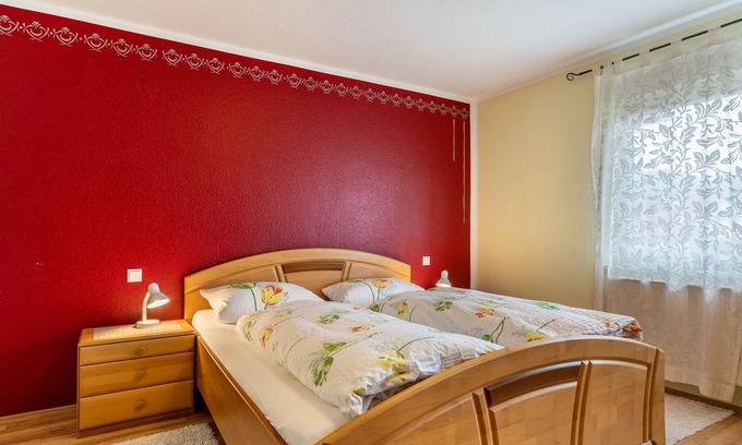 Biberach Apartment | Apartment 'Kreuzstube' with Mountain View and Wi-Fi