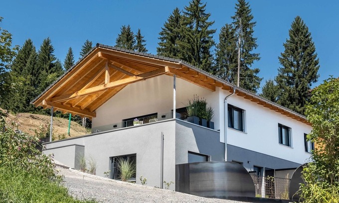 Langen bei Bregenz Apartment | Apartment 'Ländle Lodge' with Mountain View, garden and Wi-Fi