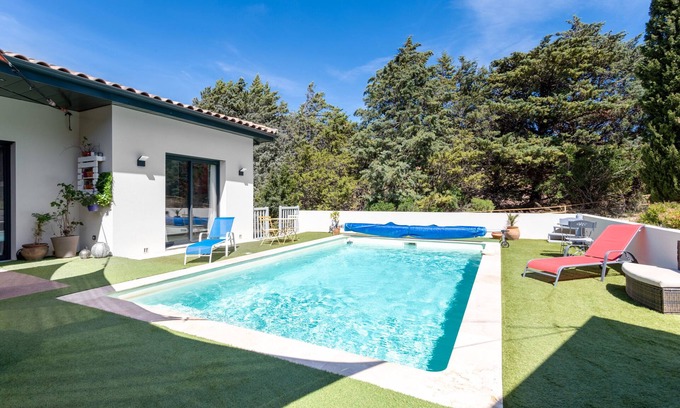 Treilles Apartment | Apartment 'L'occitane' with Shared Terrace, Shared Garden and Wi-Fi