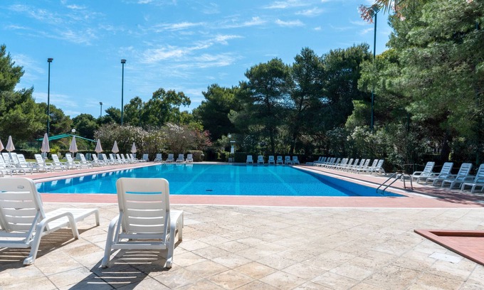Acaya Apartment | Apartment 'La Casa Di Bebe' with Shared Pool, Wi-Fi and Air Conditioning