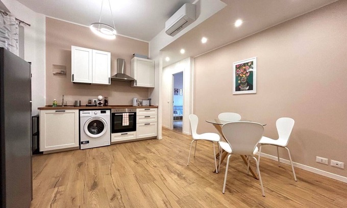 Foce Apartment | Apartment 'La Casetta Di Leo' with Balcony, Wi-Fi and Air Conditioning