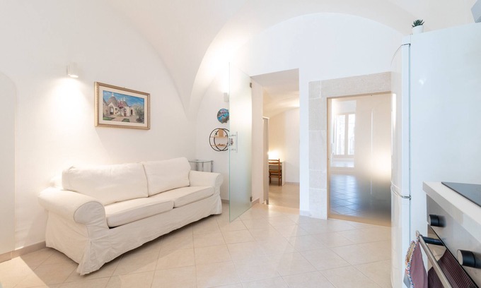 Putignano Apartment | Apartment 'La Greca 59' with Balcony and Wi-Fi