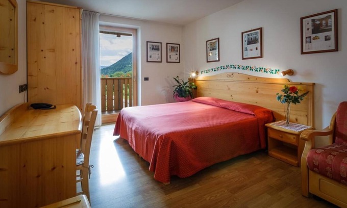 Giustino Apartment | Apartment La Locanda Bilocale 4 persons with mountain view, balcony & Wi-Fi