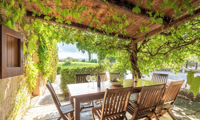 Serre di Rapolano Apartment | Apartment 'La Lollaia' with Shared Pool, Shared Terrace and Wi-Fi