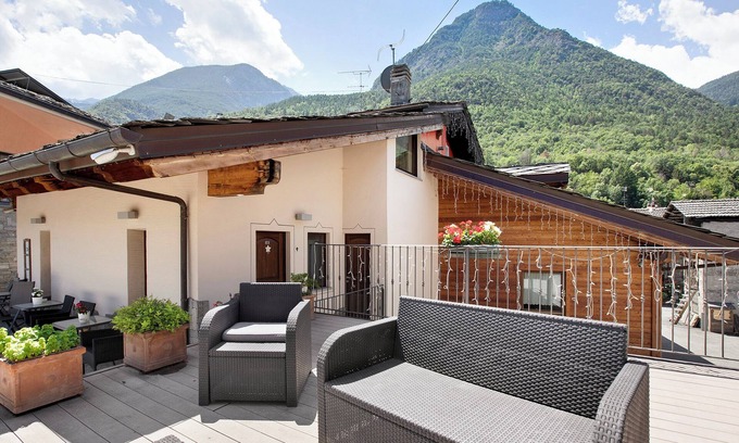 Cors Apartment | Apartment 'La Maison de Amélie - Bed' with Mountain View, Shared Terrace and Wi-Fi