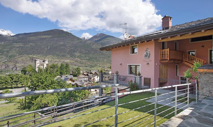 Aymavilles Apartment | Apartment 'La Maison De Deni - Vista Montagna' with Mountain View, Private Garden and Wi-Fi