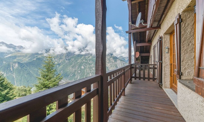 Villard-Reculas Apartment | Apartment 'La Meije 9' with Mountain View and Balcony