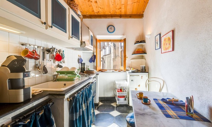 Cuglieri Apartment | Apartment "La Porta Rossa" close to Historic Centre