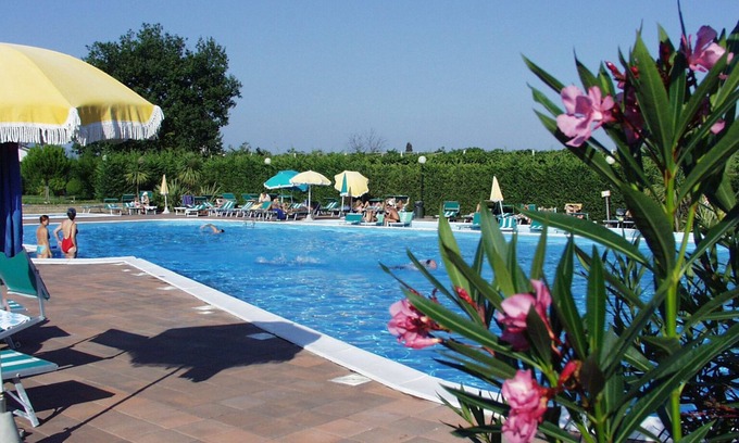 Colà Di Lazise Apartment | Apartment 'Lake Garda-Lazise Colá' with Garden, Shared Pool & A/C