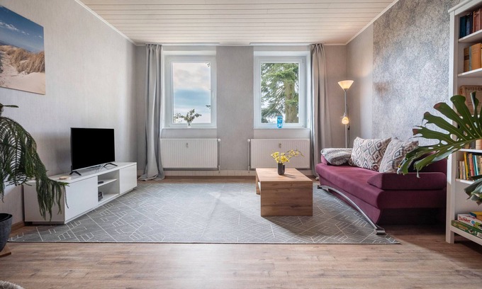 Hohenmocker Apartment | Apartment 'Landglück' with Private Terrace, Shared Garden and Wi-Fi