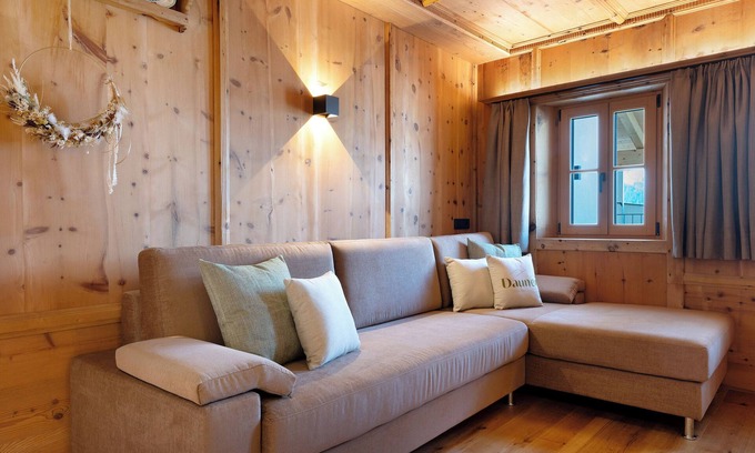 Daunei Apartment | Apartment 'Lën' with Mountain View, Shared Garden and Wi-Fi