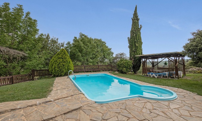 Sagas House | Apartment 'Les Cases' with Mountain View, Private Pool and Wi-Fi