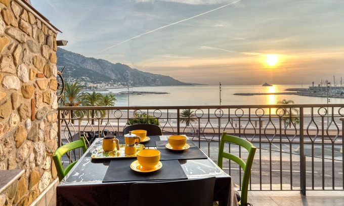 Menton Apartment | Apartment Les Sablettes Panoramic Sea View