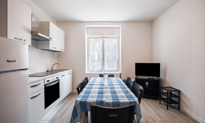 Levico Terme Apartment | Apartment "Levico Al Corso Apartments" with Mountain View