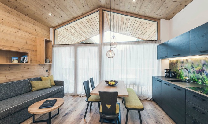 Casateia Apartment | Apartment "Lichtung Woldererhof Wiesenduft" with Mountain View