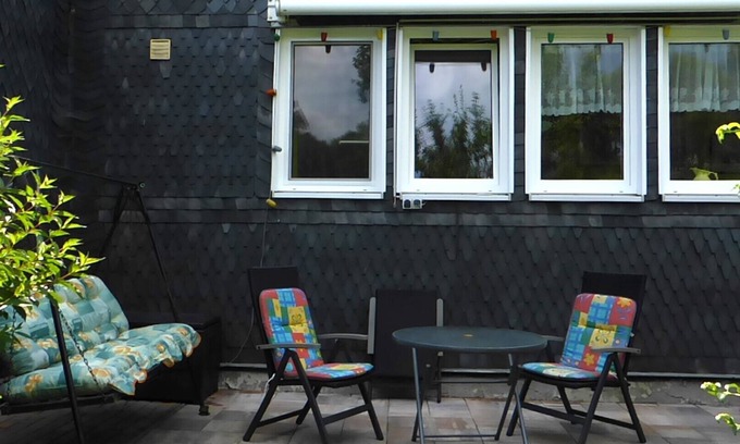 Suhl Apartment | Apartment 'Linde' with Shared Garden and Wi-Fi