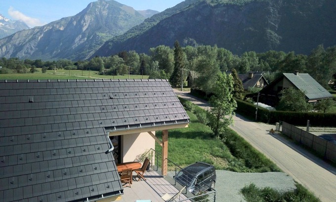 Le Bourg-d'Oisans Apartment | Apartment 'Lodge Fabissa' with Mountain View, Private Terrace and Wi-Fi