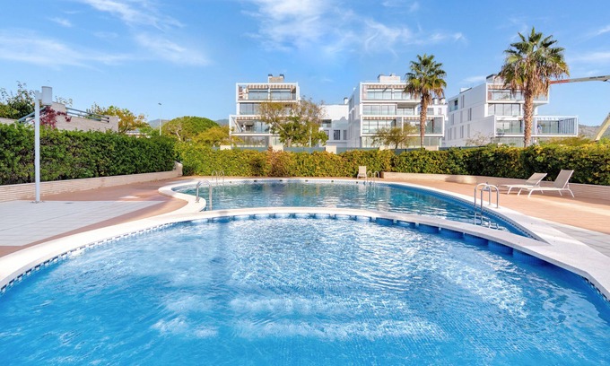 Benicassim Apartment | Apartment 'Los Flamencos' with Mountain View, Wi-Fi and Air Conditioning