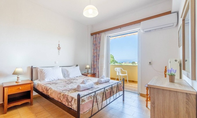 Almiros Beach Apartment | Apartment 'Lotus 5' with Sea View, Wi-Fi and Air Conditioning