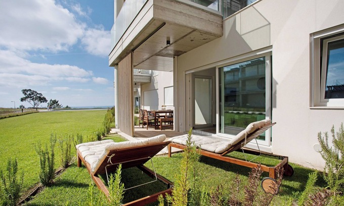 Nazare Apartment | Apartment "Luxury Boho Style Nazaré" with Sea View, Shared Pool & Wi-Fi