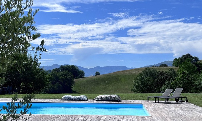 Caro Apartment | Apartment 'Maison Biscaya 4 Pers 2e Étage' with Mountain View, Wi-Fi and Air Conditioning