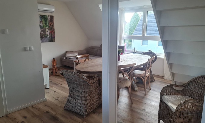 Zweckel Apartment | Apartment 'Maisonette-wohnung In Gladbeck' with Shared Pool, Shared Garden and Wi-Fi