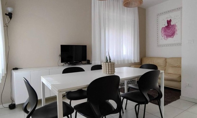 Caorle Apartment | Apartment 'Mare Caorle Int 1' with Wi-Fi and Air Conditioning