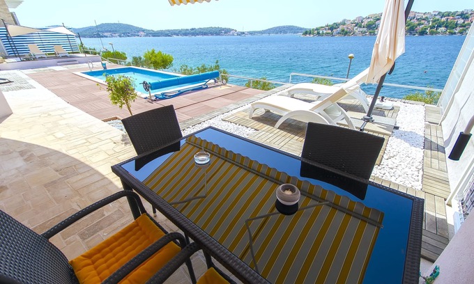 Podglavica Apartment | Apartment Mirjana (38571-A1) - Rogoznica