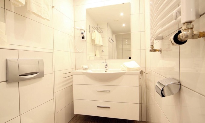 Alt-Godesberg Apartment | Apartment mit Blick auf die Godesburg und Garten