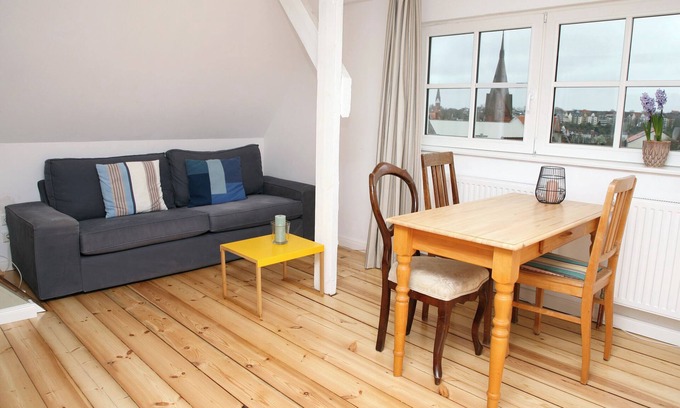 Flensburg Apartment | Apartment 'Mit Panoramablick' with Wi-Fi