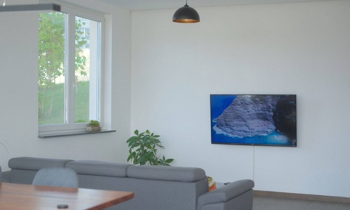 Muensingen Apartment | Apartment 'Mit Terrasse Und Garten' with Mountain View, Shared Terrace and Wi-Fi
